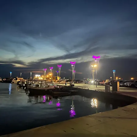 Apartma Sunset & Free Parking Garage Koper