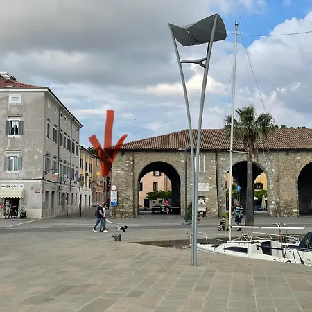 Sunset & Free Parking Garage Apartma *