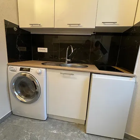 Sunset & Free Parking Garage Koper