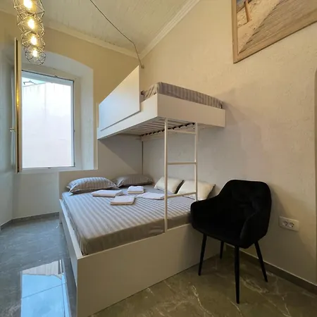 Sunset & Free Parking Garage Apartma *