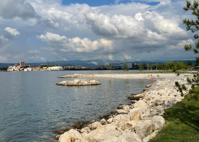 Sunset & Free Parking Garage * コペル