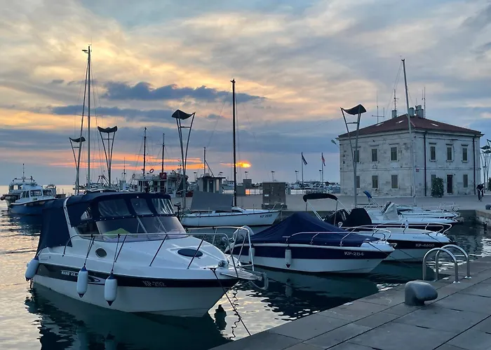 Sunset & Free Parking Garage アパート *