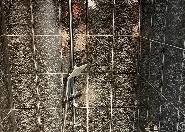 Sunset & Free Parking Garage アパート